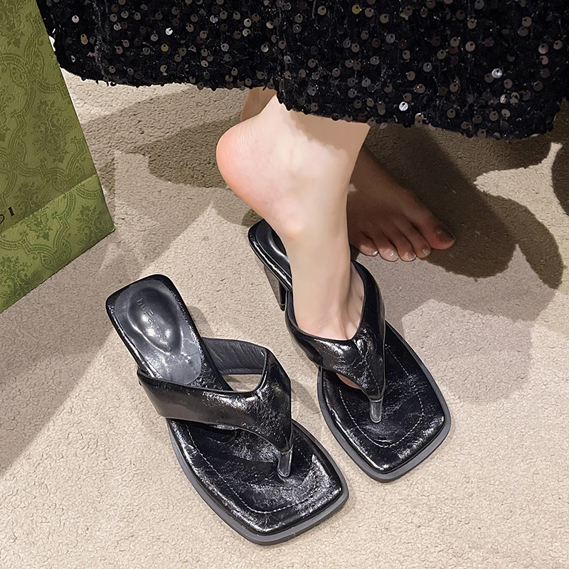 Сандалии женские на тонком каблуке