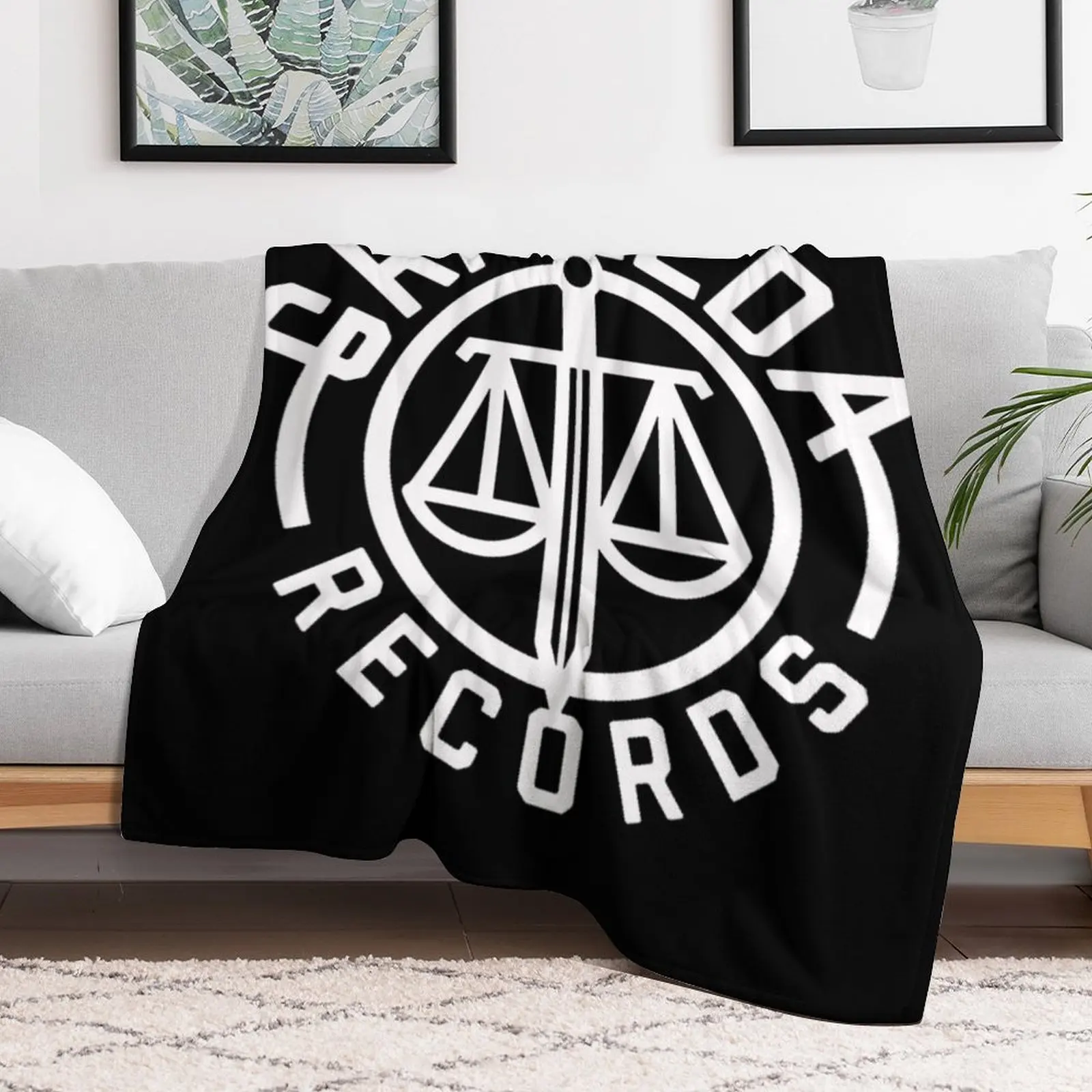 Плед для дивана в шотландскую клетку