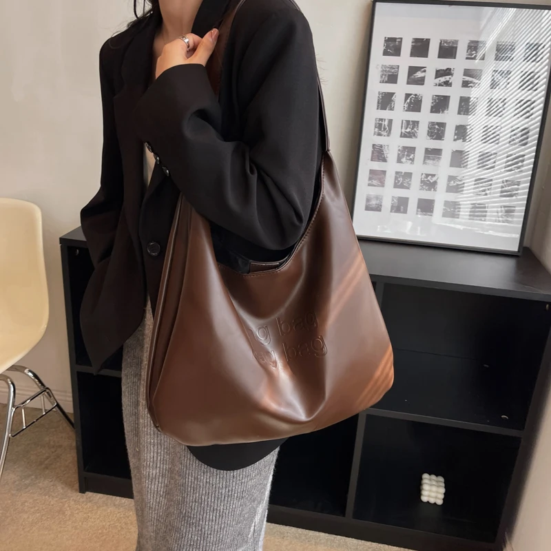 Luxury Brand Vintage Leather Design Shoulder Side Bags for Women 2023 Trend High Capacity Bucket Hobo Bag Handbags and Purses