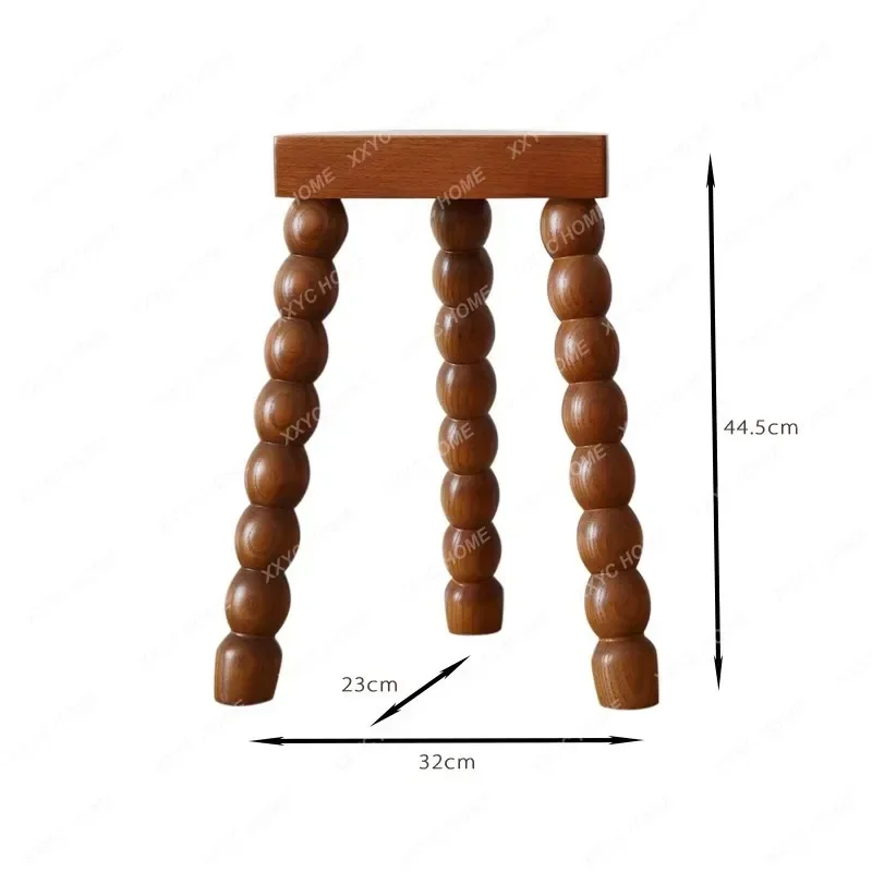 Низкий антикварный приставной столик из цельного дерева во французском стиле