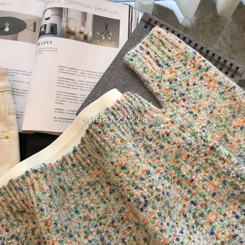 Женский свитер с круглым вырезом длинным рукавом и