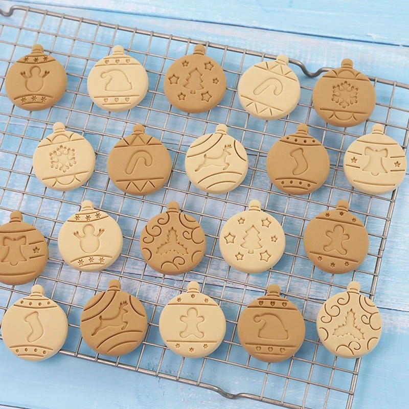 

Set of 10 Cookie Cutter Pressable Biscuit Cutters Xmas Series Cookie Cutters Embossed Cookie Mold Gifts for Children