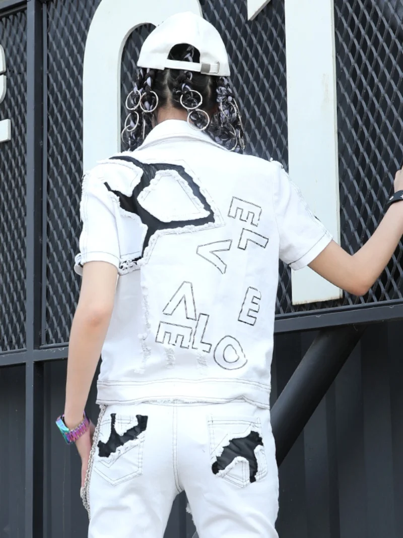 Женское джинсовое пальто в стиле панк тонкое белое с индивидуальной вставкой