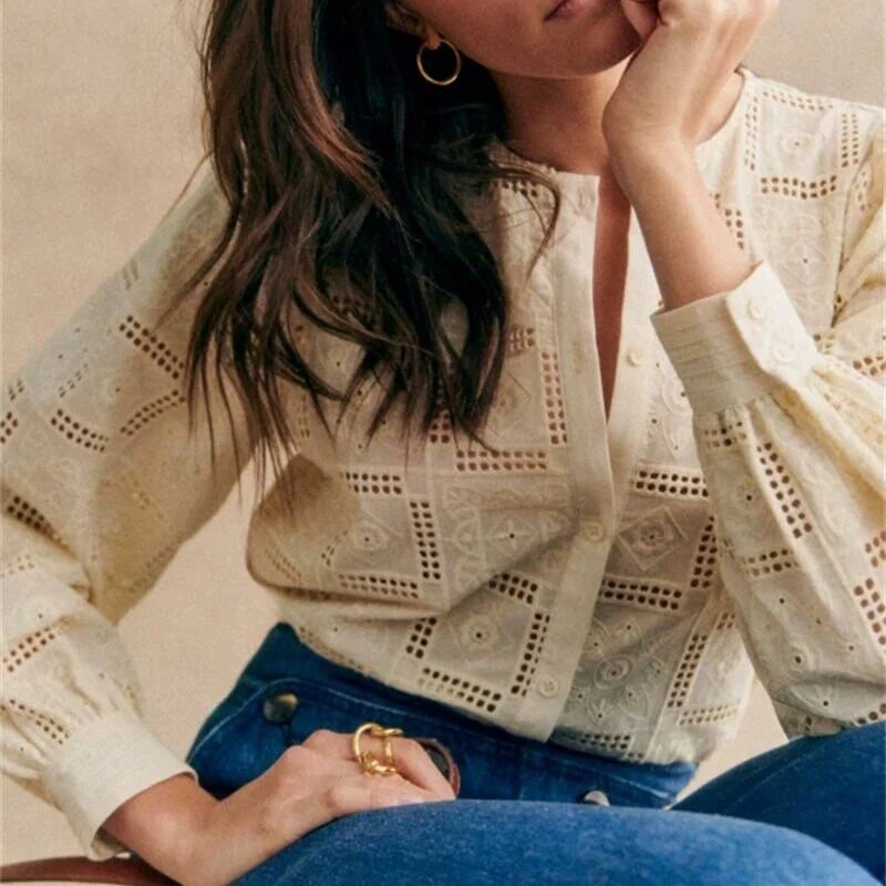 Рубашка с вышивкой в клетку круглым вырезом и длинным рукавом