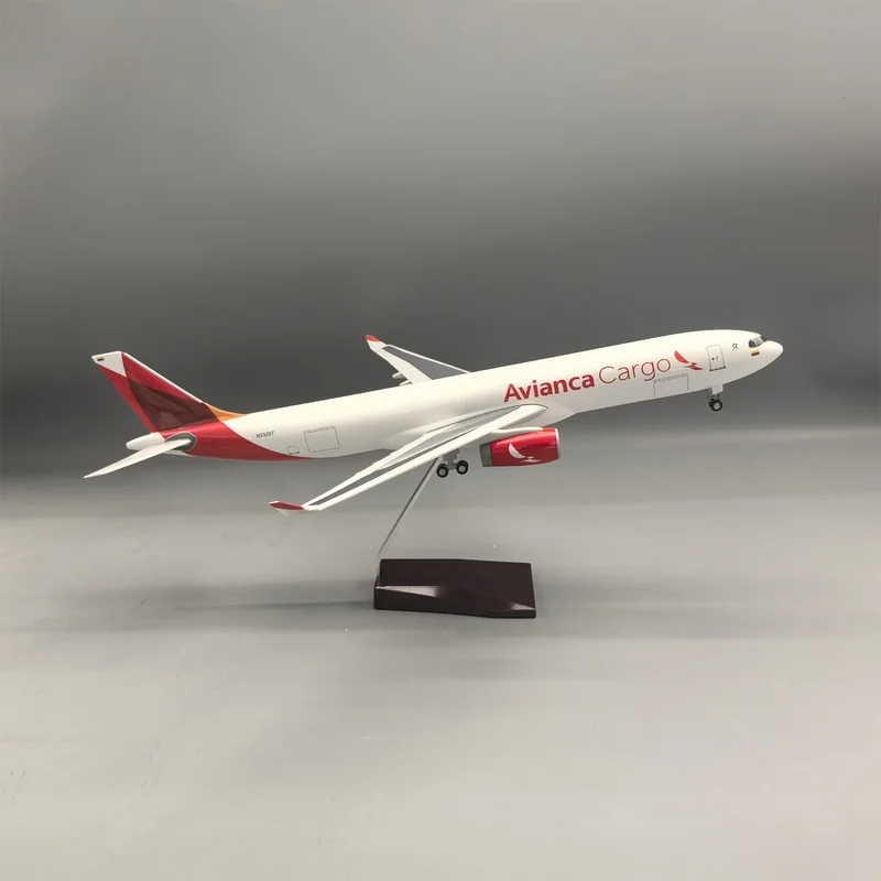 Фото Модель самолета в масштабе 1:135, литая из смолы, колумбийский самолет Avianca Cargo A330, коллекционная модель самолета, подарок для демонстрации. №1