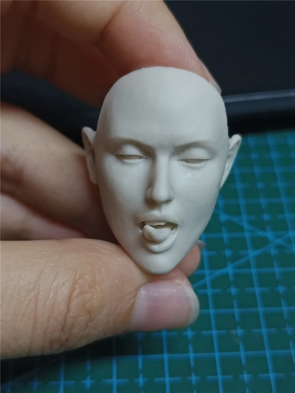 

1/6 Scale Expression Beauty Head Sculpt Model For 12 inch Action Figure Dolls Unpainted Painting Exercise