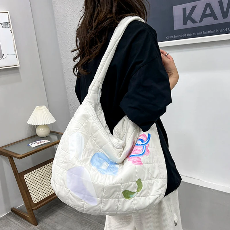 

Вместительные женские сумки на плечо, стеганая дизайнерская женская большая сумка-мессенджер, модные тренды, женские дорожные повседневны...