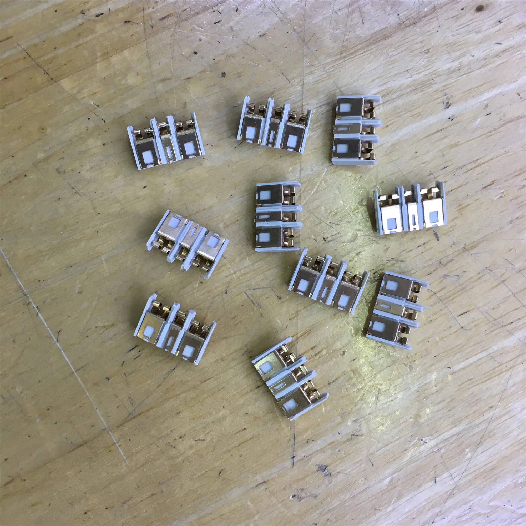 10Pcs the battery contact connector for motorola xir p8668 dgp8550 dgp8050 p6600 DP4400 etc walkie talkie