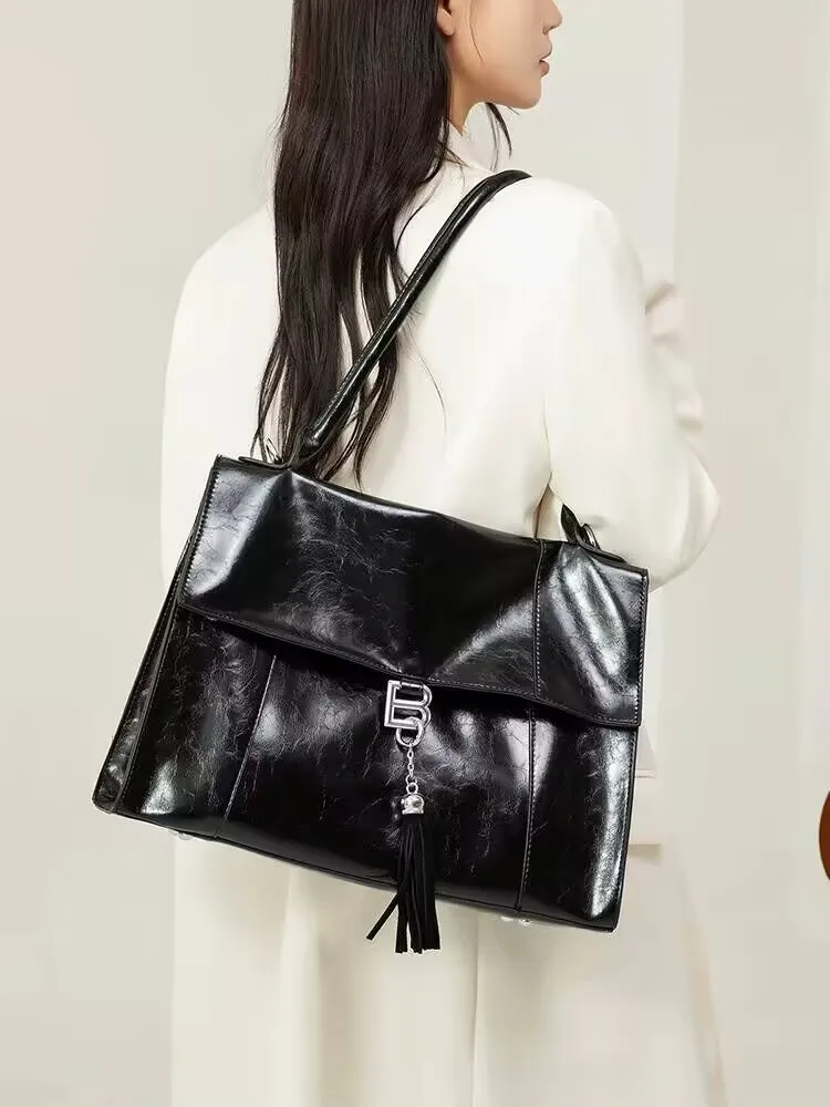 Большая вместительная сумка для поездок