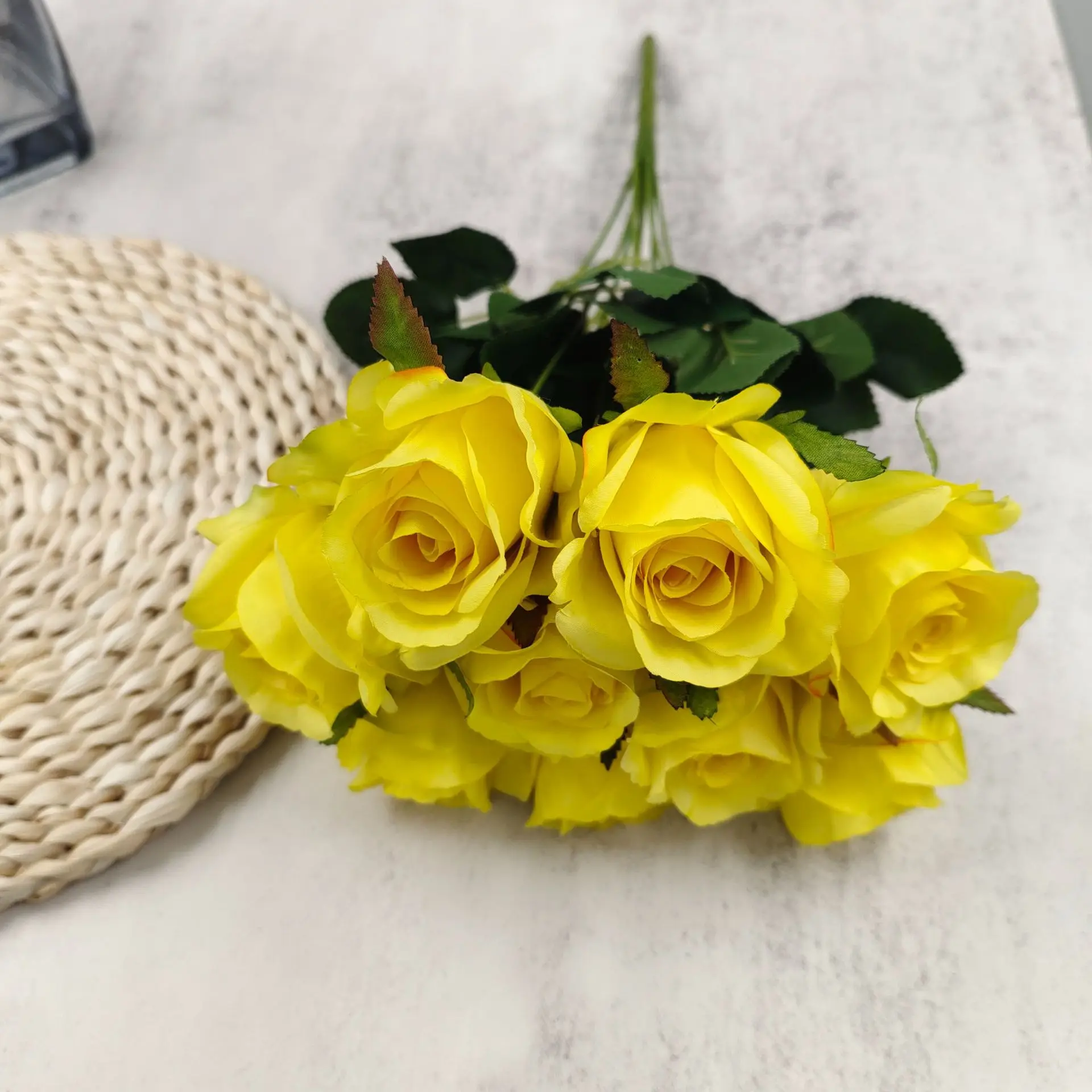 

Искусственные шелковые розы, цветы, имитация растений, букет для свадьбы, дома, гостиной, балкона, цветочная композиция, аксессуары для укра...