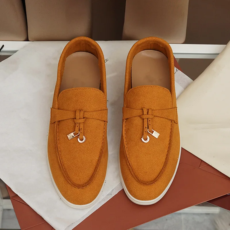 

Loafers Women Slip-On Flats Shoes Moccasins Genuine Leather Flats Loafers Metal Lock Decor Shoes for Women Big Size 35-45