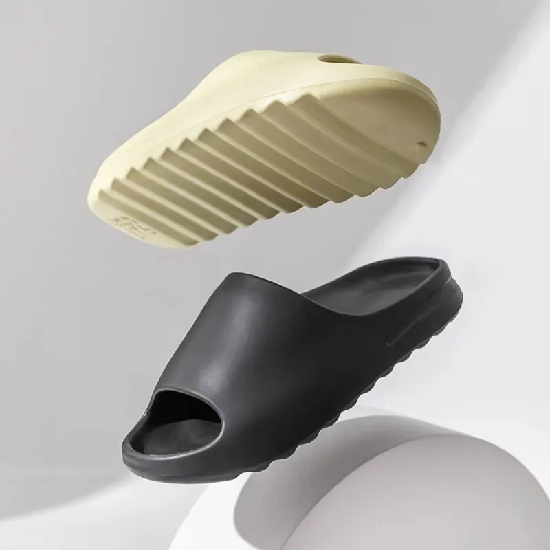 Women And Men Summer Slippers Comfortable Soft Sole Couple Home Slippers Light EVA Bathroom Flip Flops Unisex Indoor Slides