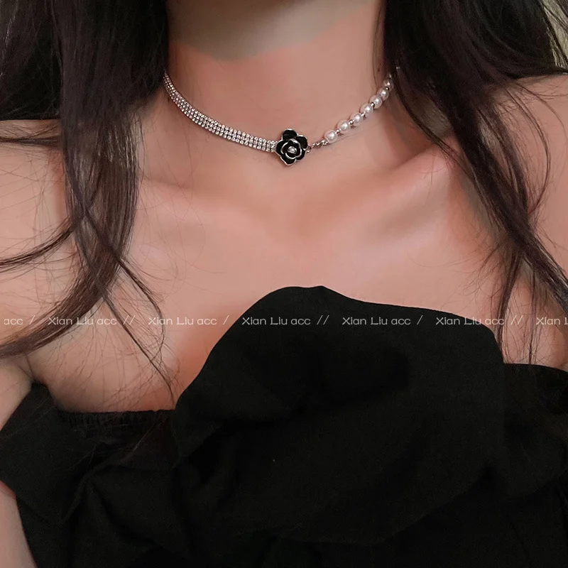 

Matte Black Camellia Pearl Female Necklace Korean Accessories Senior Design Sense Niche Clavicle Chain Sweater Chain