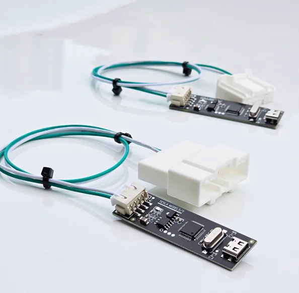 

Маленькая черная коробка для режима обслуживания в технике Tesla/CABLE