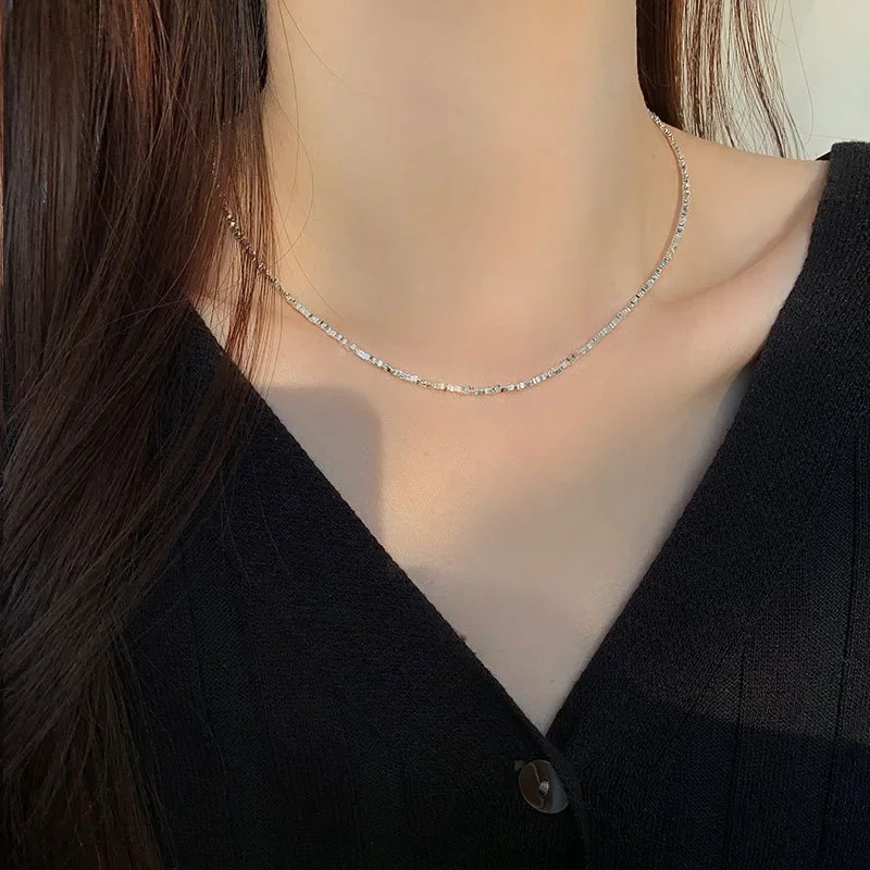 Женское ожерелье с подвеской из серебра пробы