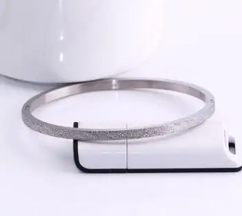 

Серьги-гвоздики с бриллиантами для мужчин и женщин