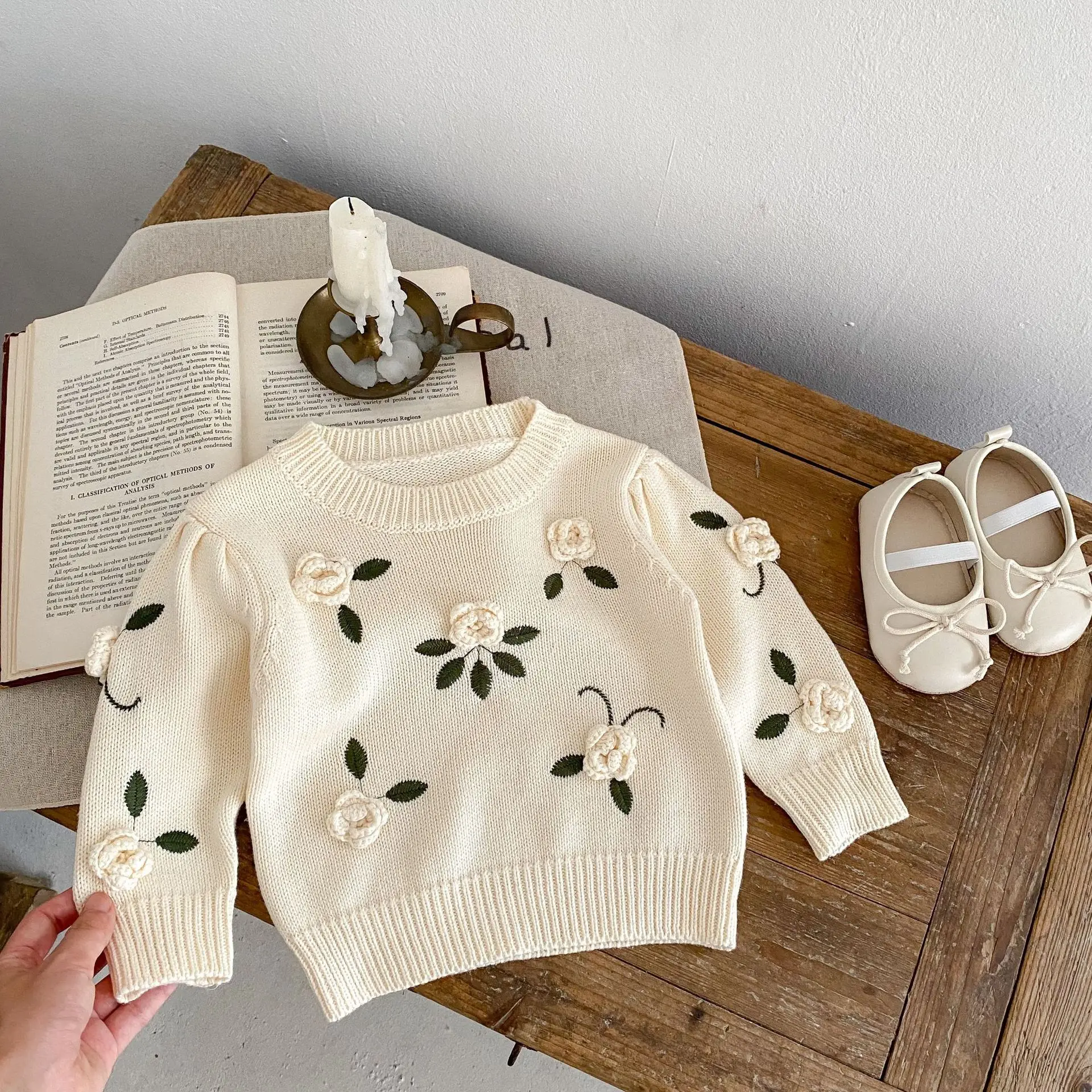 

Autumn Baby Girls Sweaters Winter White Long Sleeve Knitted Newborn Infant Cotton Pullovers Jumper 0-2Y Toddler Knitwear Clothes