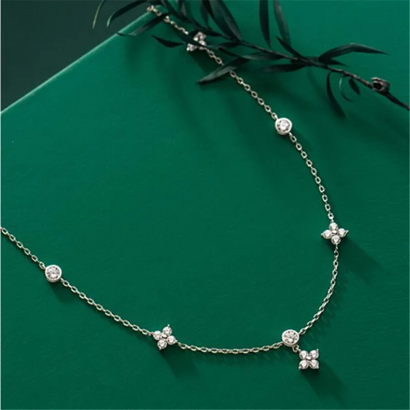 Колье женское серебро 925. Колье из серебра 925. Серебряное шейное украшение. Колье из серебра 925. Колье серебро.