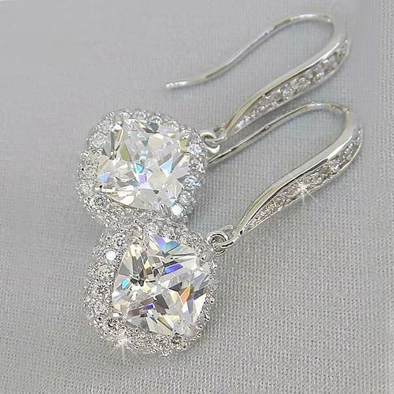 

Fashion High-end Atmospheric Wild Square Zircon Earrings Simple Gorgeous Zircon Inlaid Irregular Round Earrings