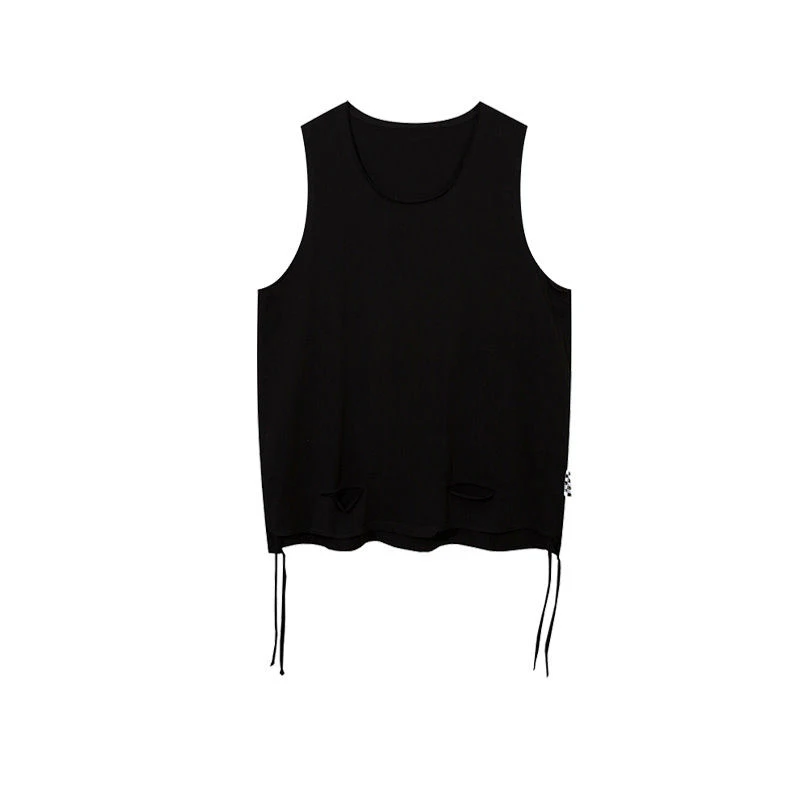 Рисунок 6 - Летняя тонкая мужская жилетка с дырками