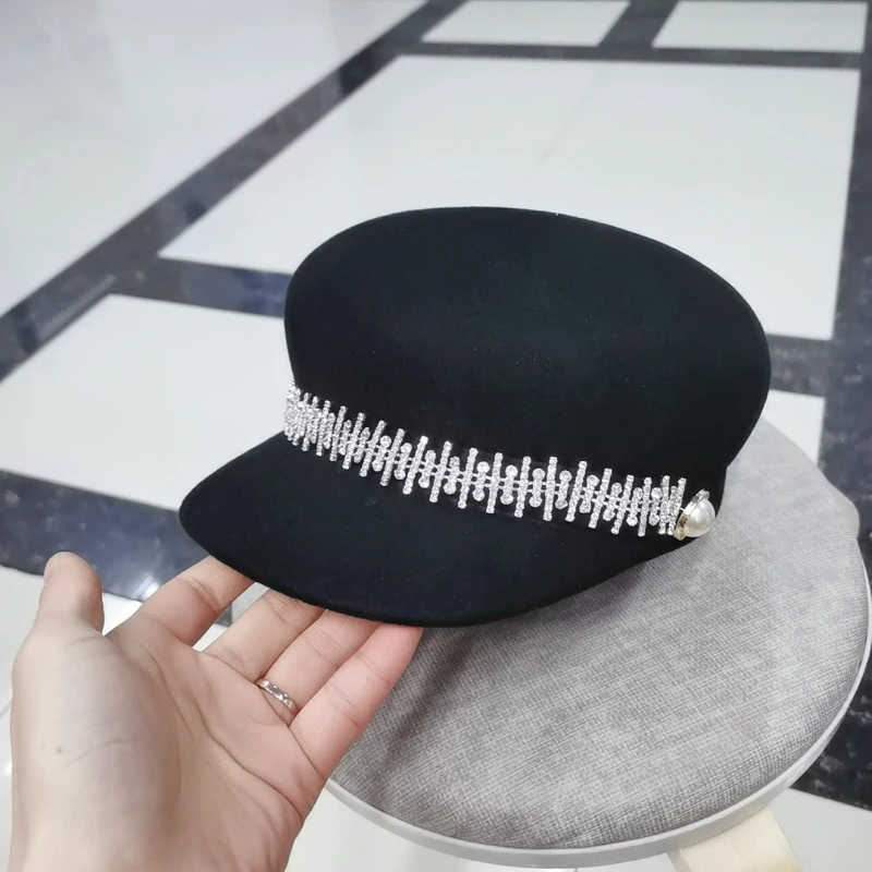 

2023 New Pearl Water Diamond Military Hat Korean Version Fashion Simple Black Duck Tongue Hat Bright and Versatile Octagonal Hat