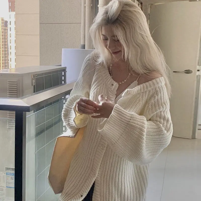 Осенний новый модный повседневный белый кардиган высокого качества свитер в