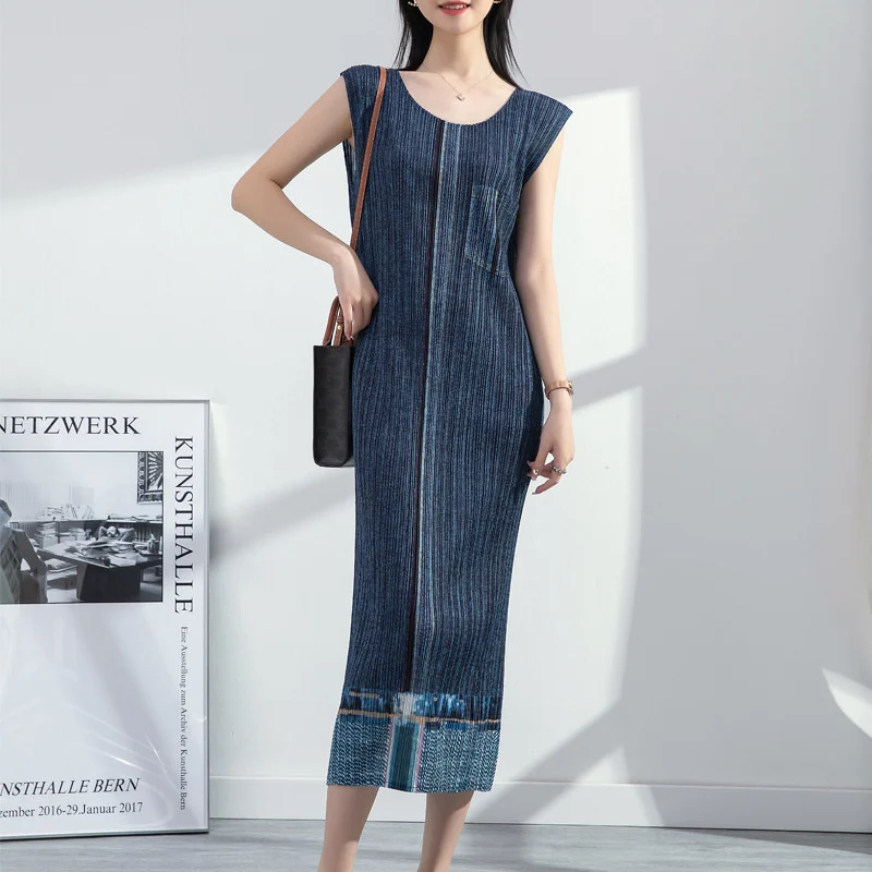 Платье женское джинсовое Плиссированное с круглым вырезом без рукавов |