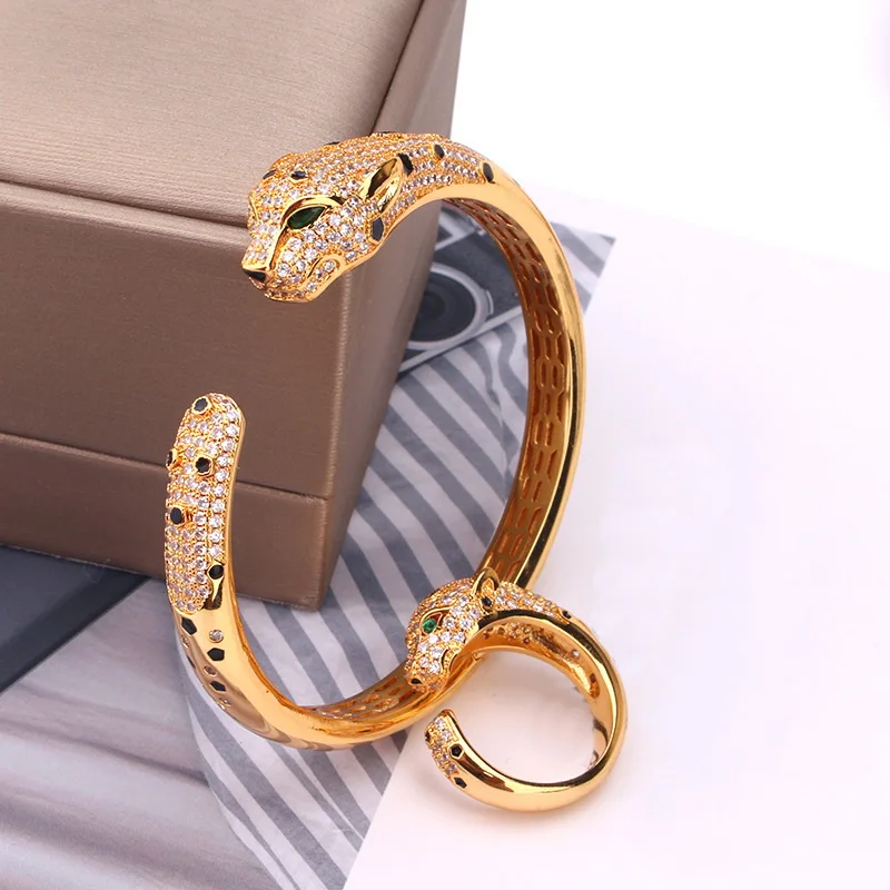 

Europe America Fashion Style Women Lady Plated Gold Color Black Spots Settings Full Cubic Zircon Leopard Open Ring Bracelet