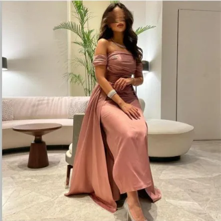 

Elegant Long Pleated Pink Evening Dresses فساتين السهرة Sheath Off Shoulder Satin Prom Dress Robe de soirée for Women