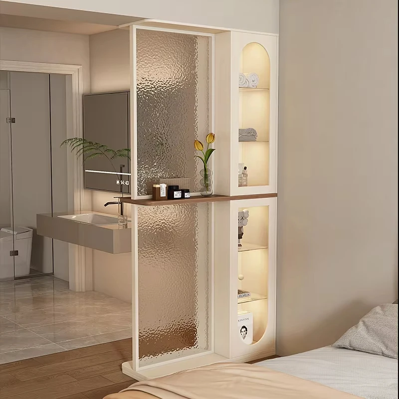 Спальня ванная комната дверь к кровати перегородка полустена блокировка унитаза