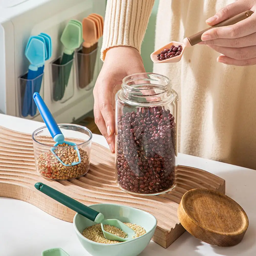 

1 Set Practical Compact Clear Scale Measuring Scoop with Storage Box Kitchen Supplies Bag Sealing Clip Bag Sealing Clip