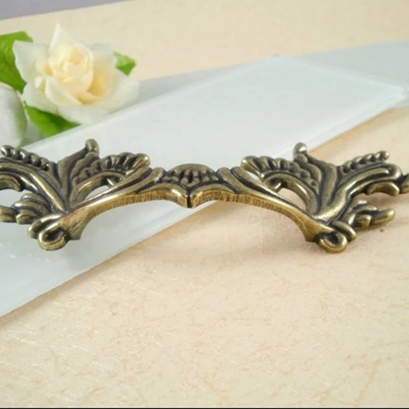 

UNILOCKS Antique Cabinet Drawer Handles Zinc Alloy Cupboard Handles Pulls Furniture Knobs with screw( L:125MM C.C:76MM )
