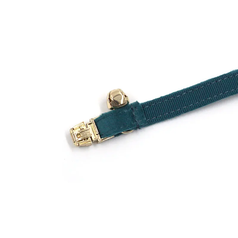 Изумрудно-зеленый бархатный ошейник для кошек разрывной персонализированный