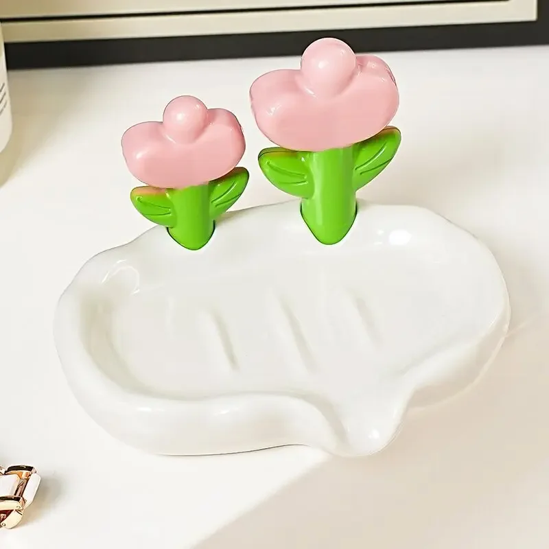 

Пластиковая цветочная мыльница