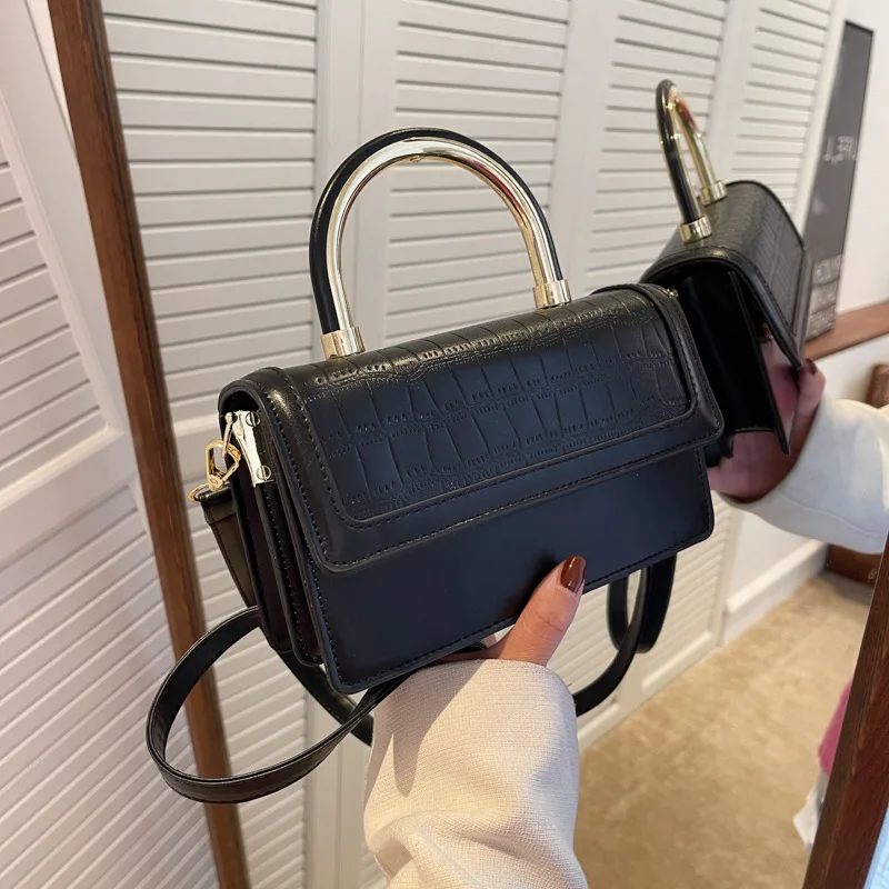 

2022 New Trendy Textured Western Style Portable Small Square Bag Fashion Ladies All-match Messenger Bag High-quality Popular Bag