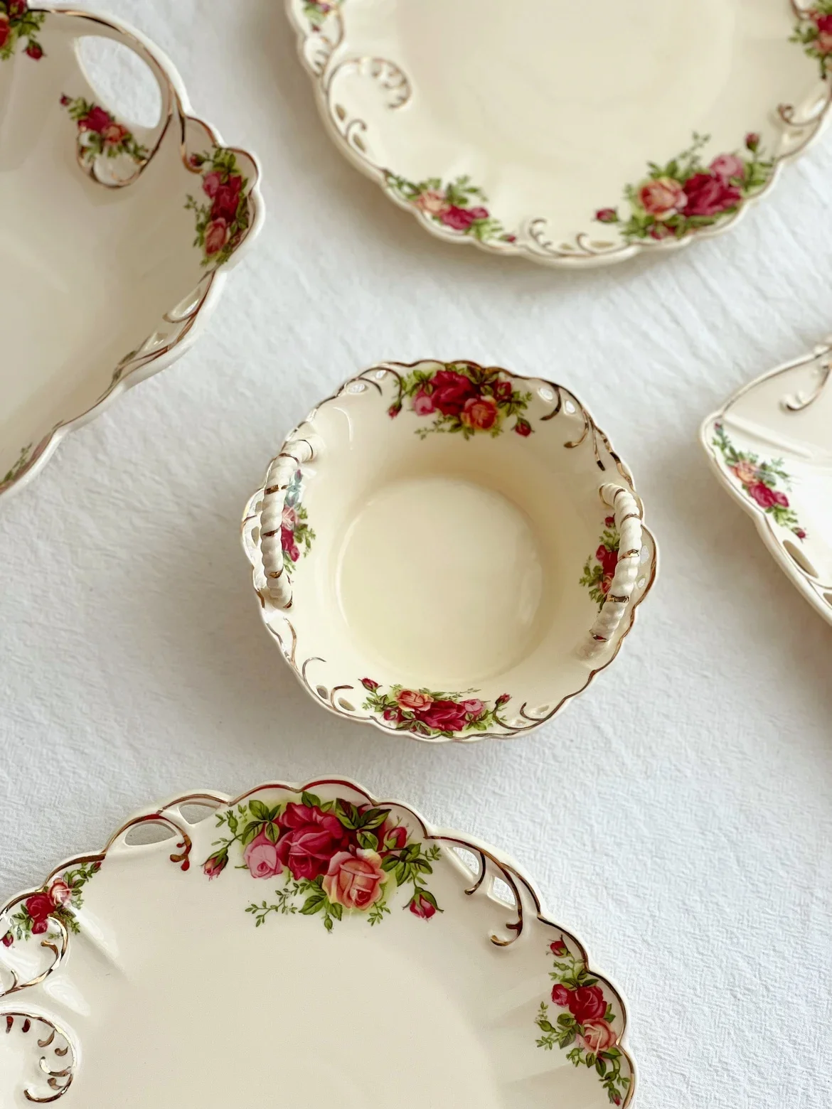 Полые розы серия ретро бежевый Дворцовый стиль керамическая тарелка двойная