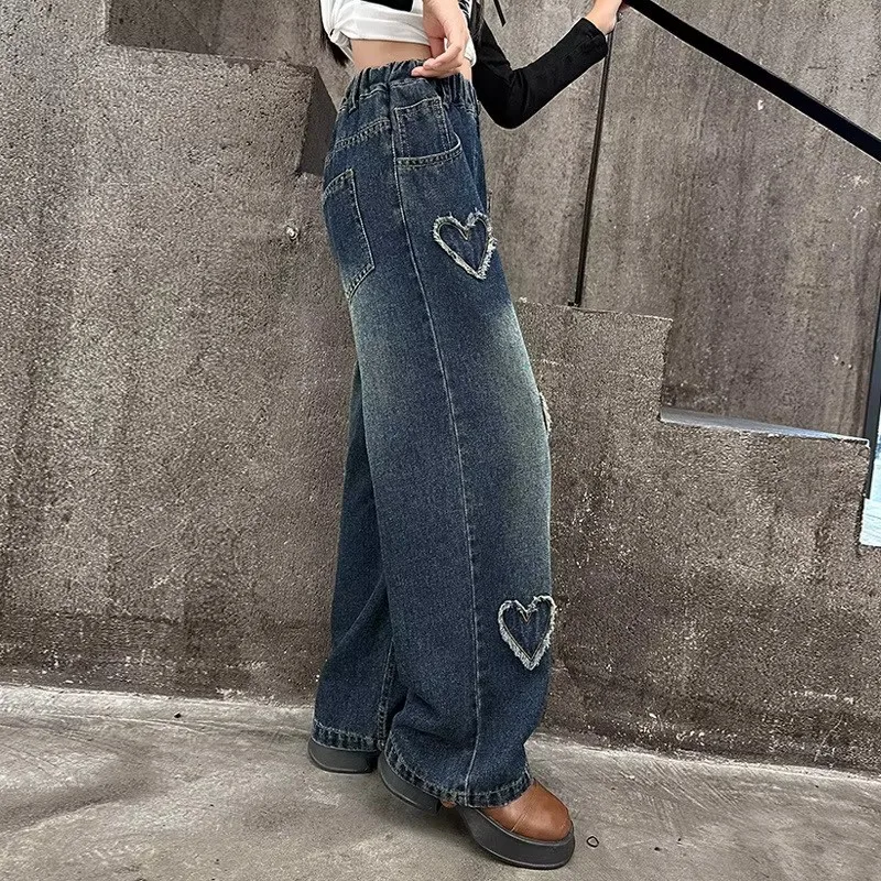 Детские классические джинсы с синим сердечком для девочек модные джинсовые