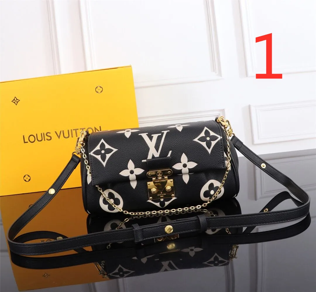 

Модная женская сумка