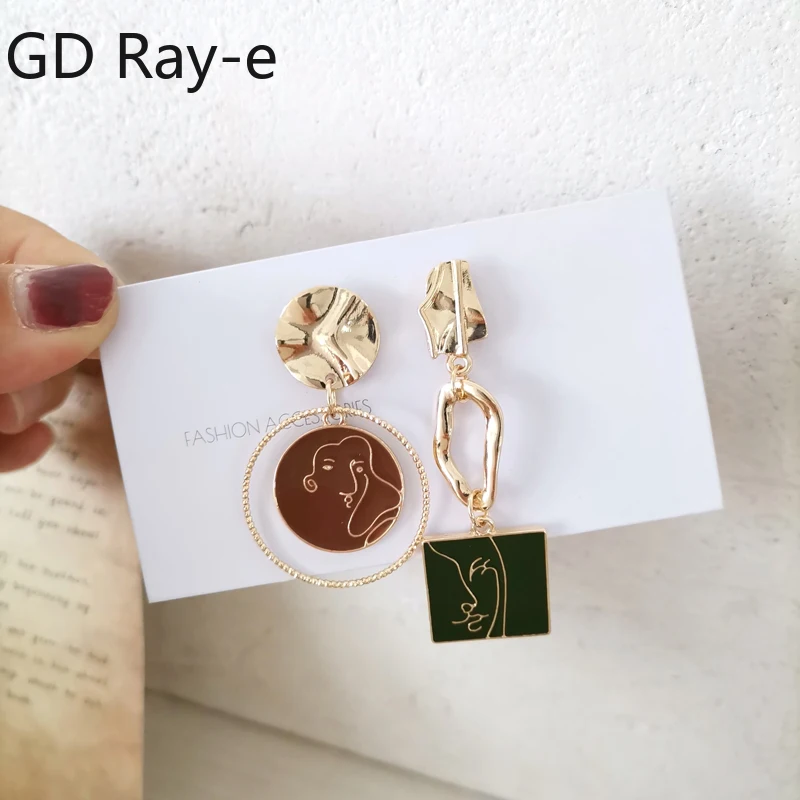 

Retro Fashion Face Drop Earrings for Women Girls Personality Simple Asymmetric Earrings Elegant Earrings Female Gifts 2446