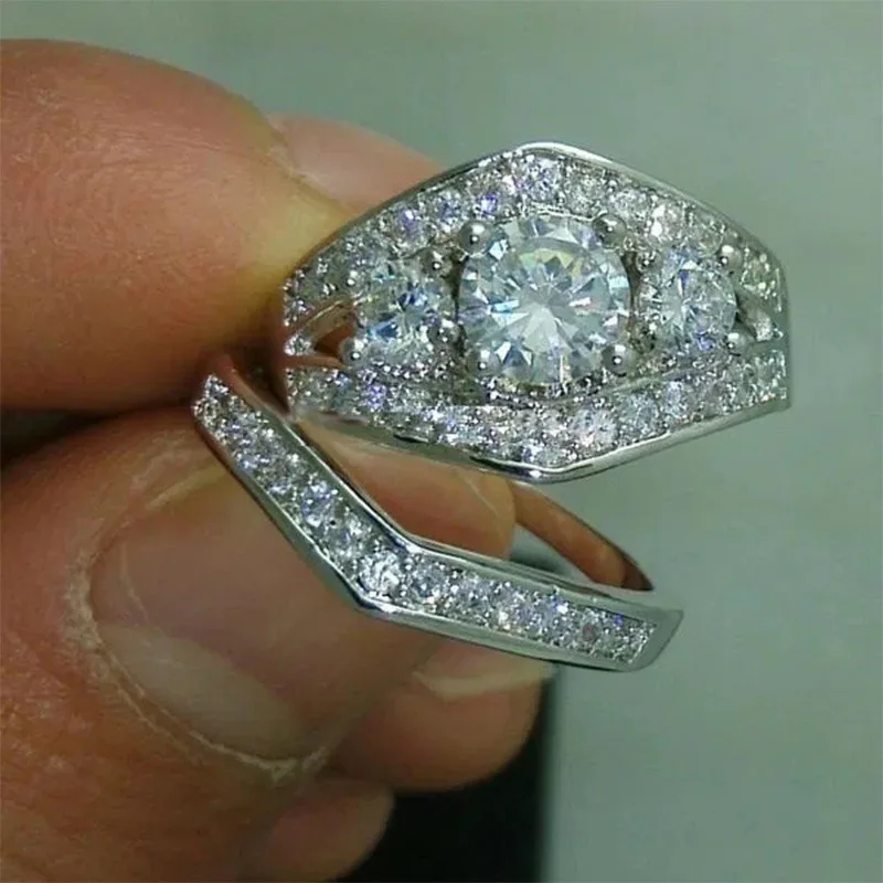 

New Luxury Trendy 2 Pcs Sets Geometric Engagement Rings For Women Shine White CZ Stone Inlay Fashion Jewelry Wedding Party Gift