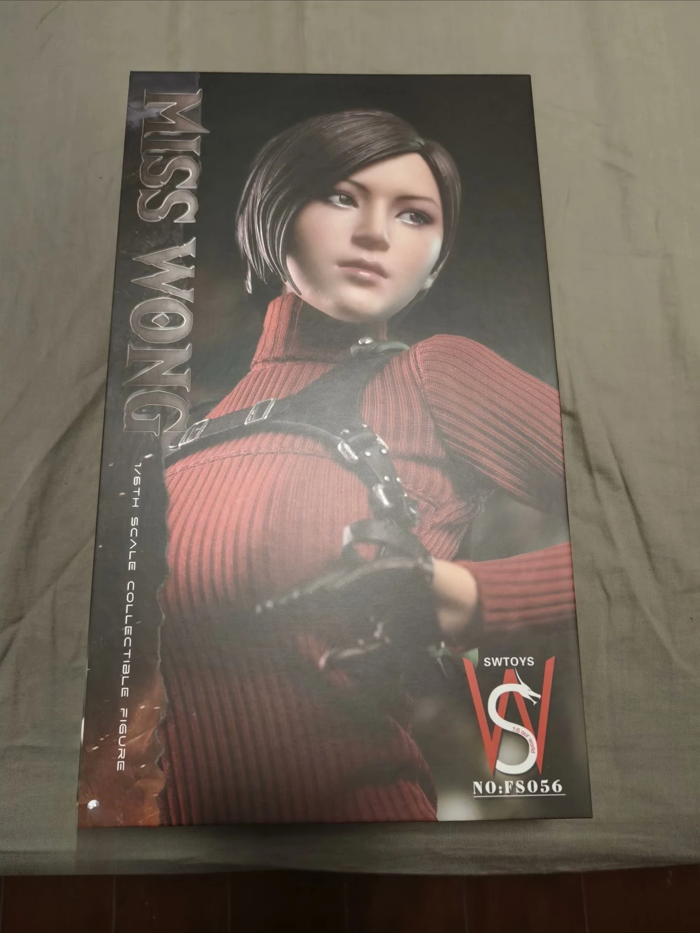 Фото В наличии: Swtoys Fs062, модель мобильной фигурки Ады Вонг в масштабе 1/6 (версия Мисс Вонг 2), полностью укомплектована коллекционным набором аксессуаров. №1