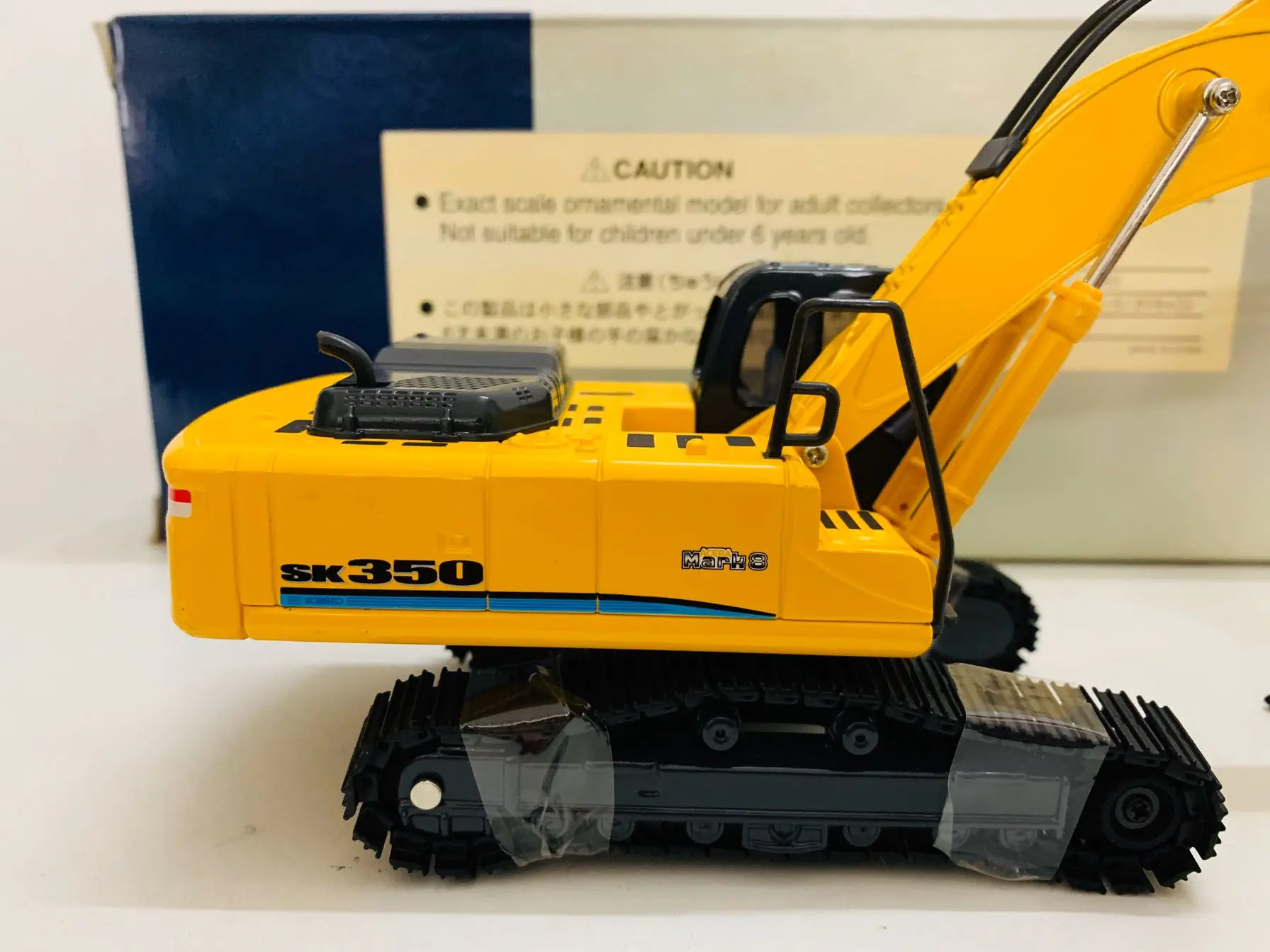 Kobelco Acera Mark 8 SK350 экскаватор желтого цвета масштаб 1/43 литые модели новинка в