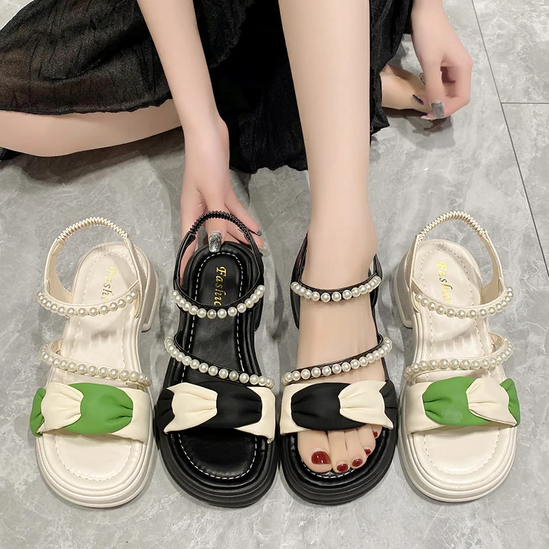 

Босоножки женские на танкетке с жемчугом, модные сандалии на массивной платформе, гладиаторы на толстой подошве, лето 2023