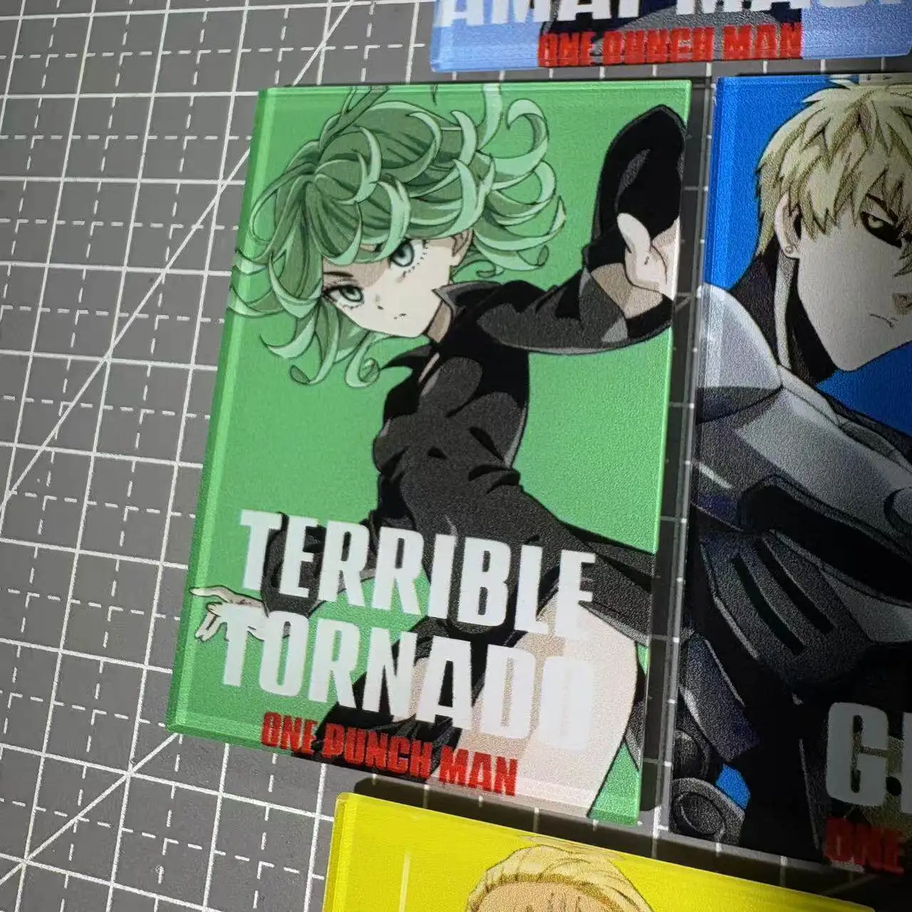 Фото Магнит на холодильник One-Punch Man из акрила: Сайтама и Генос. Коллекционный сувенир, аниме-арт, украшение. №3