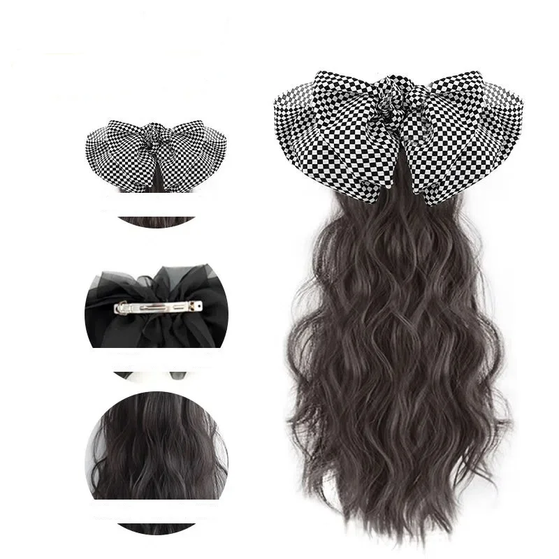 

Модная женская черная заколка в клетку с бантом и длинными вьющимися волосами