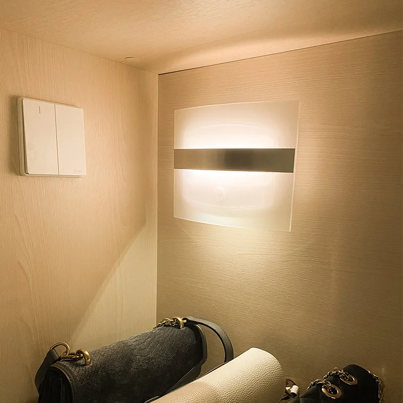Беспроводная настенная лампа с пассивным инфракрасным датчиком движения