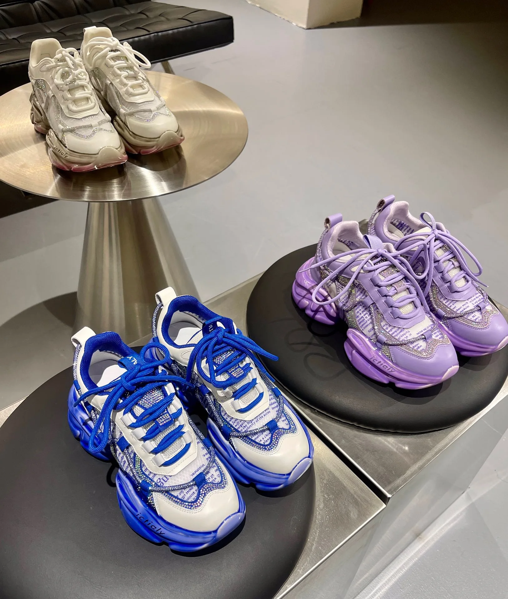 Женские сетчатые кроссовки из натуральной кожи