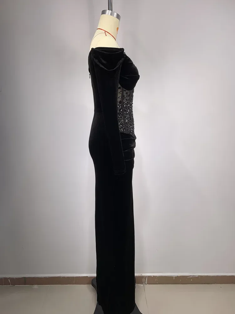 Женское бархатное платье макси Черное длинное с открытыми плечами и кристаллами