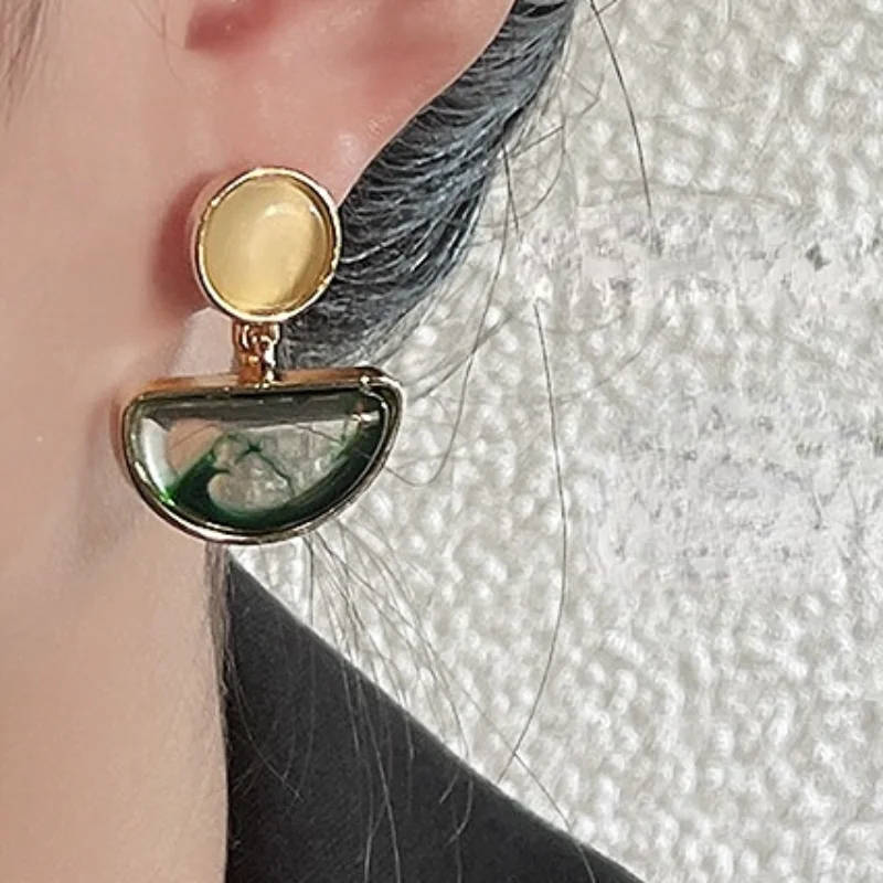 Draweye Green Geometric Stud Earrings for Women Korean Fashion Office Lady Sweet Jewelry Vintage Spring Summer Pendientes