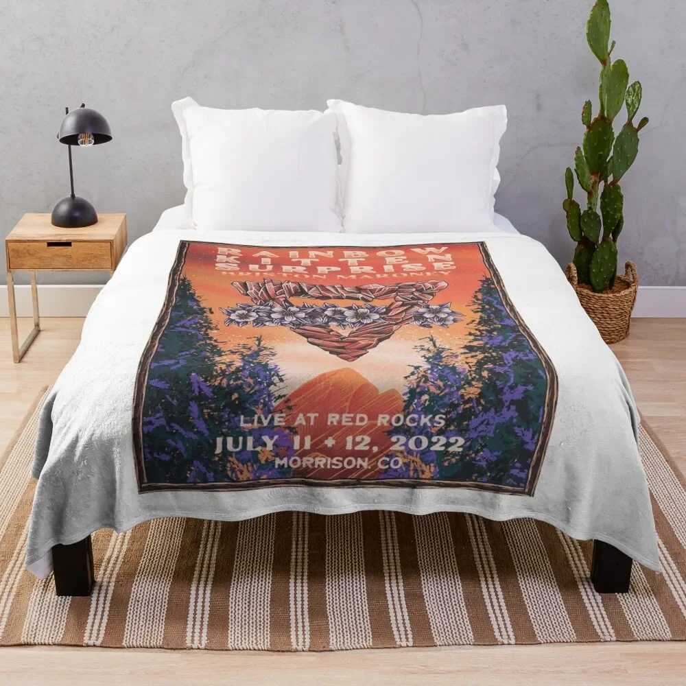 Радужный котенок сюрприз на красной скале волшебное лунное зеленое одеяло